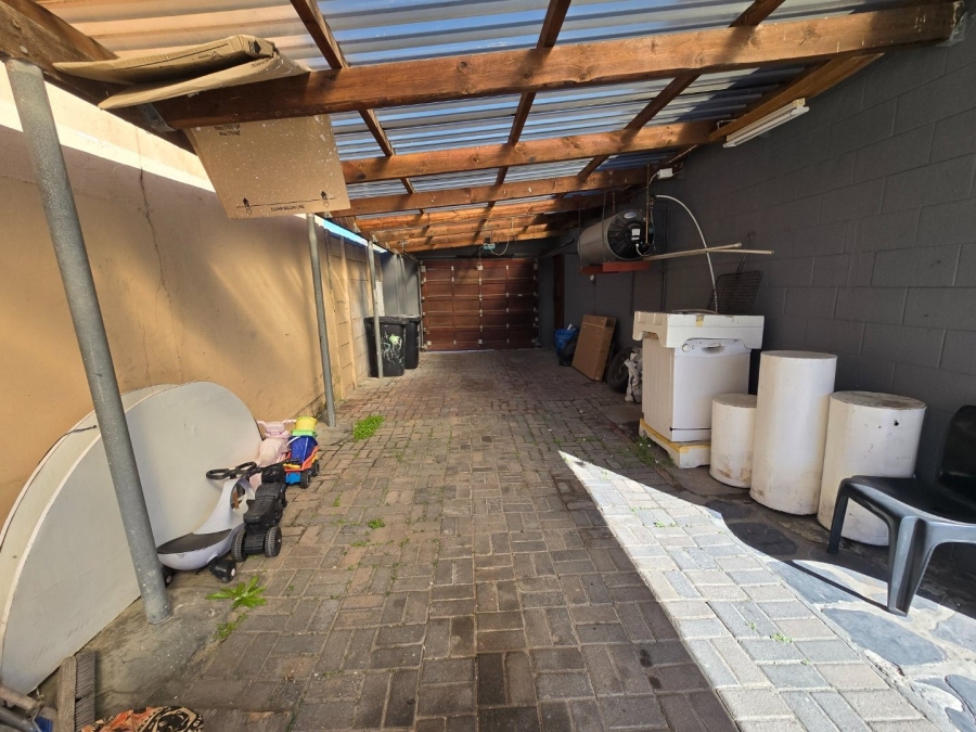 3 Bedroom Property for Sale in Westridge Western Cape